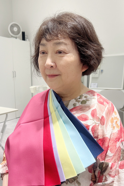 似合うドレープを当てた画像