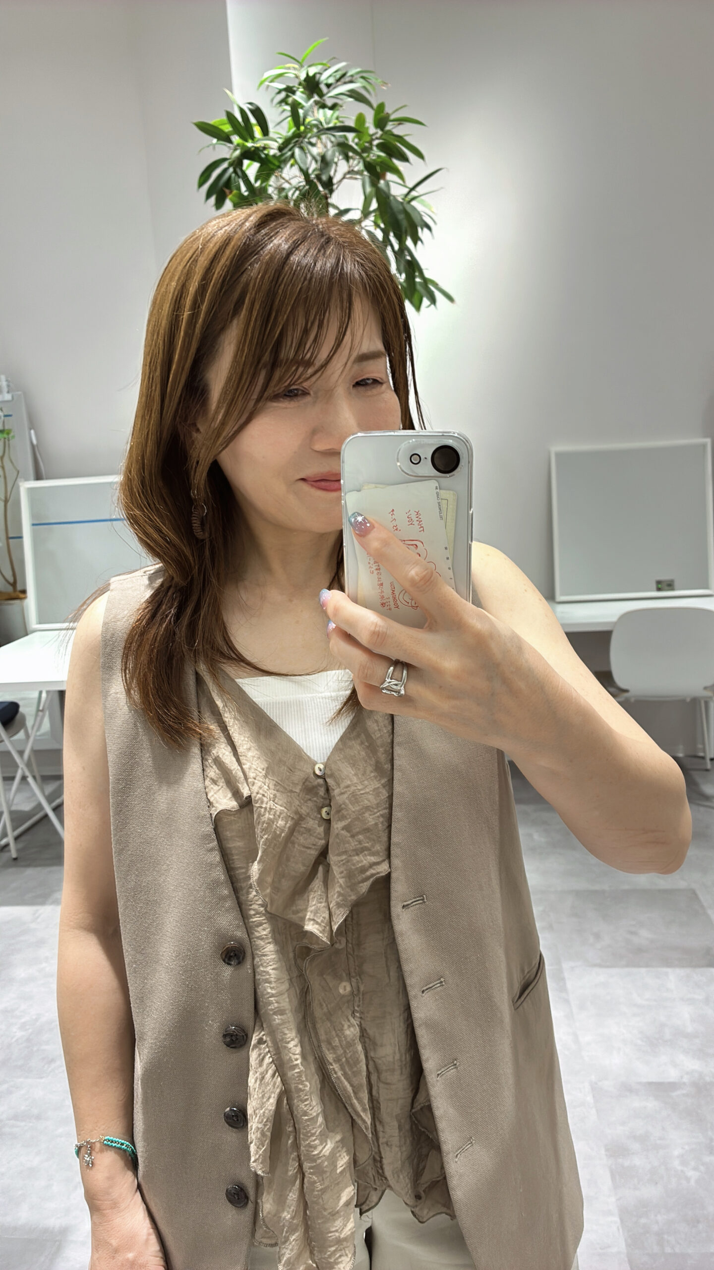 顔ソフトエレガントヘアースタイル