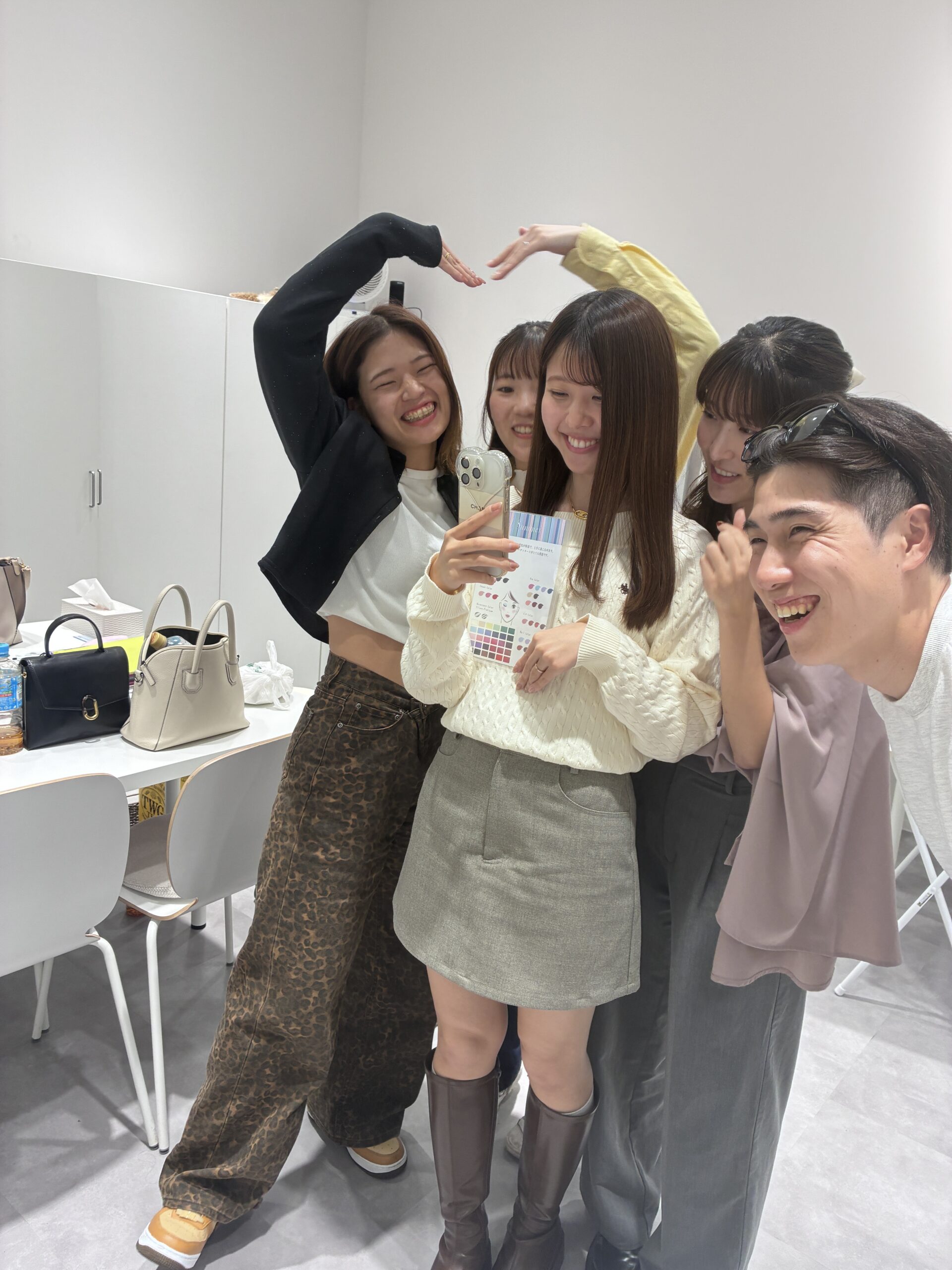 サロンで記念撮影